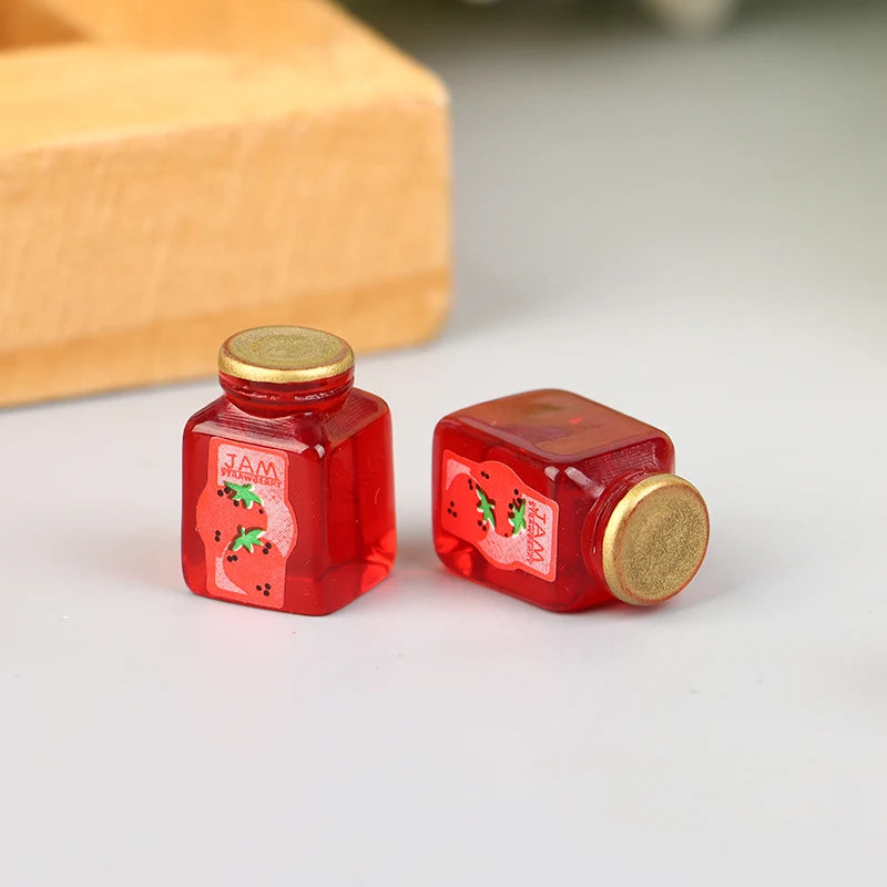 5Pcs 1/12 Dollhouse Strawberry Sauce Jam Jar Dollhouse Miniature Kitchen Food Accessories Dolls House Decorations Toys